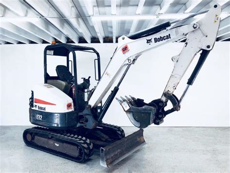 e32 bobcat mini excavator specs|e32 bobcat excavator attachments.